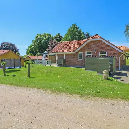 Holiday home Berglind - 850m From The Sea In Se Jutland By Interhome